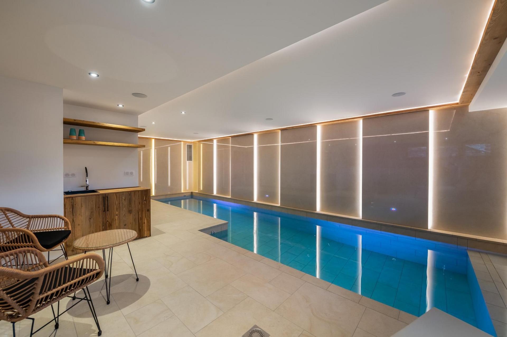Piscine intérieure